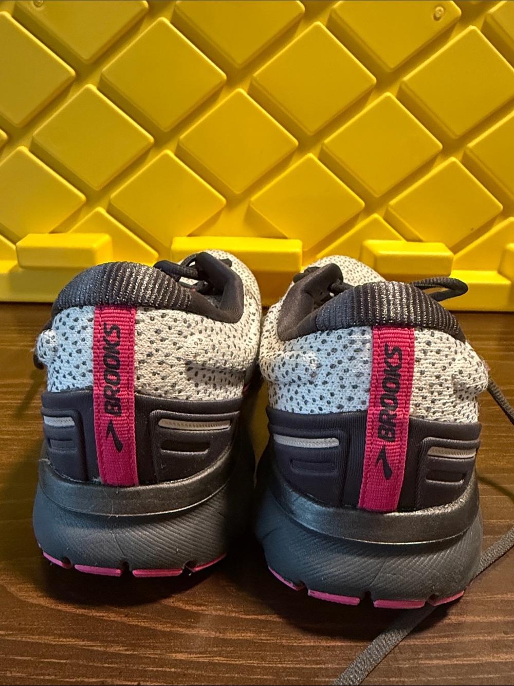 Brooks Women's White and Pink Athletic Running Shoes - Picture 3 of 4